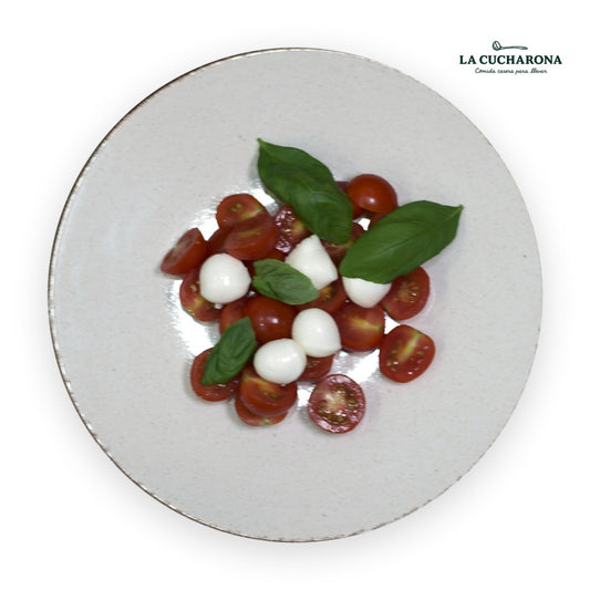 Ensalada de tomates cherries, mozzarella y albahaca - 350gr